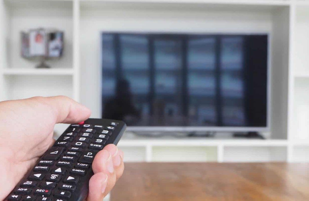 Cómo Encontrar el Código de tu Control RCA Universal y Configurarlo en Minutos
